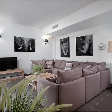 2301 - Luxury With Private Pool Villa *